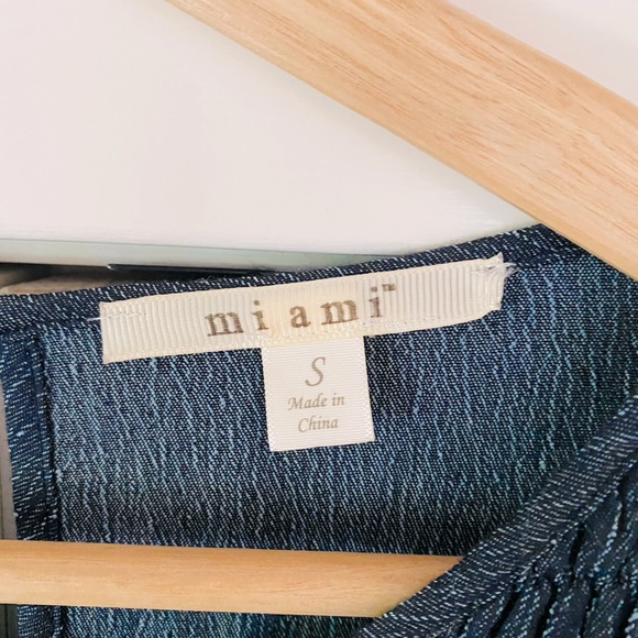 Miami - puff sleeve top - Picture 3 of 8